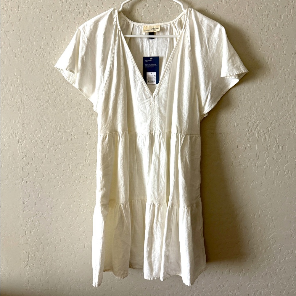 NWT Universal Thread White V-Neck Short Sleeve Dress
